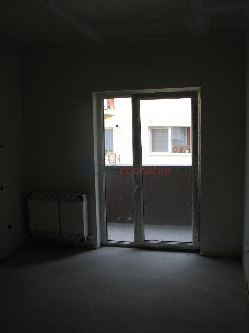 Apartament 3 camere de vanzare