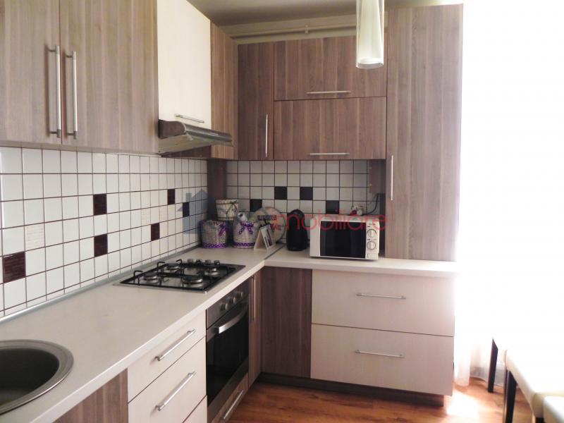 Apartament 3 camere de vanzare