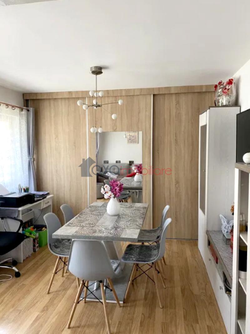 Apartament 2 camere de vanzare in Floresti